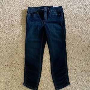 NWT HIGH RISE SKINNY CROP jeans, Denim dark wash